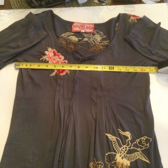 Johnny Was Long-Sleeved Pin Tuck Front Floral Crane Embroidered Tunic Top Size S - Picture 9 of 11